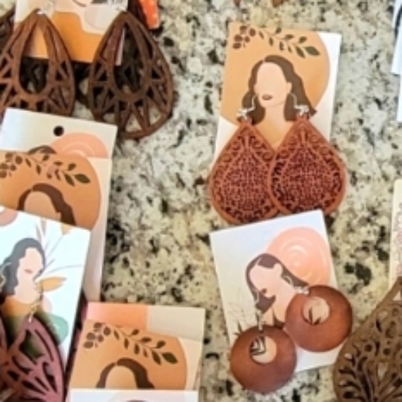 Gorgeous Hallow Wooden Earrings Hand made Lazer cut Boho style NEW - Picture 2 of 10
